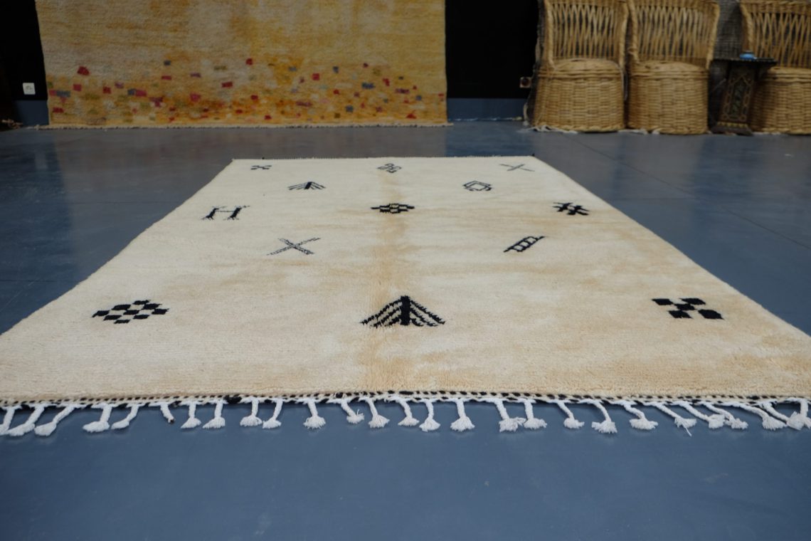 Classic Moroccan Rugs Make Nice Adorning Selections