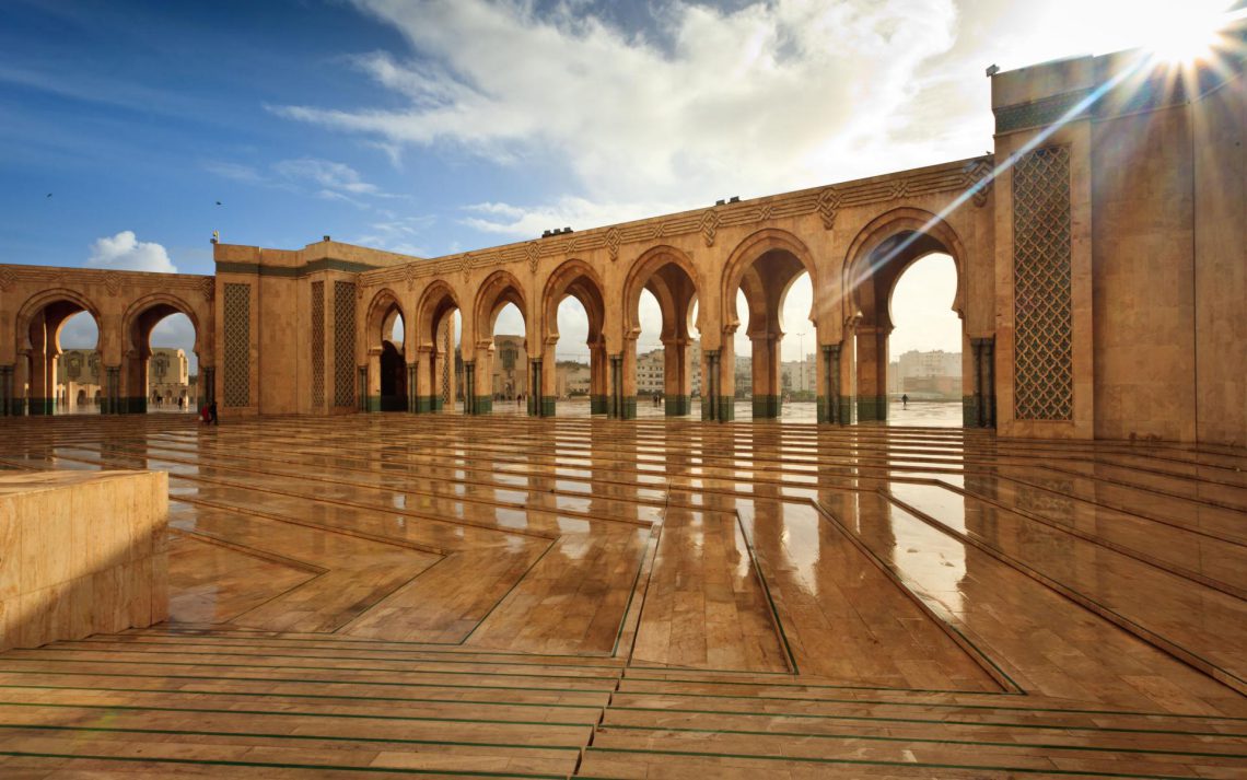 5 issues to do in Morocco: Sahara, Fes, Taliouine, Casablanca.